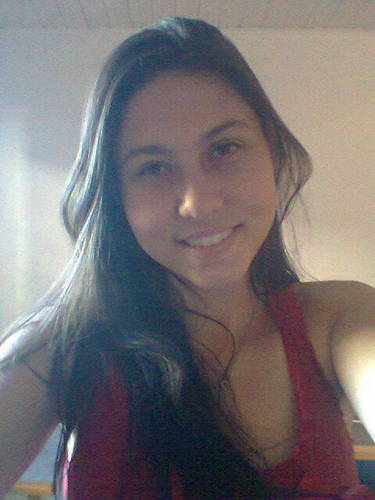 “Confusa, teimosa, realista, narcisista, sarcástica, complicada, difícil de lidar, temperamental, do tipo  que se viesse com um manual, estaria em árabe
.”