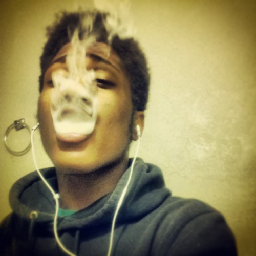 Follow Me On IG @suckmy_bellhead And KIK Me @HaydenAve_Trey
