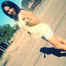 - Do que adianta me descrever , se você vai acreditar ou não no que os outros falam de mim , siga e me conheça ;) Sigam  @ClubeFollowBack :))) ♥