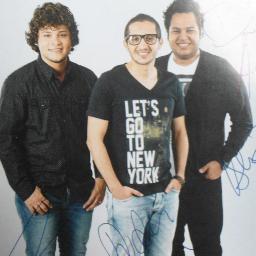Um twitter que Ora e intercede por essa banda Abençoada ... SE VOCÊ CURTE E ORA POR ELES @Uniao4por1 @klev4por1 siga e seja abençoado!!