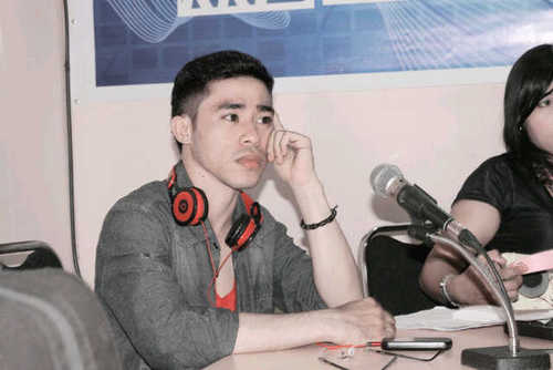 (RADIO ANNOUNCER) ISTANA FM,101.Mhz. ”Station For The Future ~Spending Your Time To Learn~