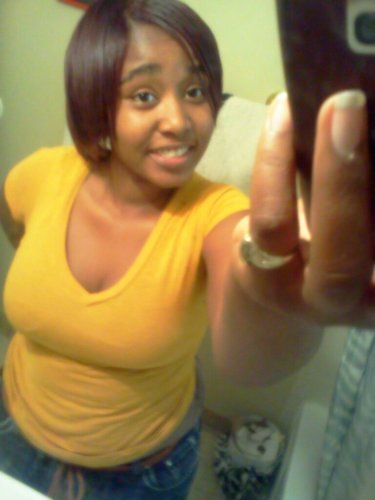 Alonna was here (: Go follow me @_fckyouhoes_ & Free my everything Derrick (: