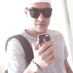 Palavras não descrevem o amor que eu sinto por você, porque amor de fã é o amor mais puro e verdadeiro @WesleySafadao ♥