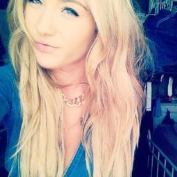 SexualFaux's profile picture. a living sin.