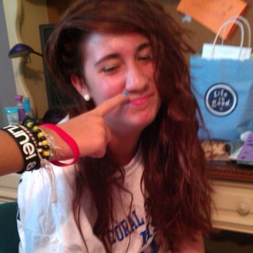 lovvetayylor's profile picture. 