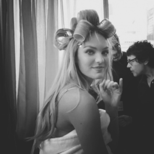 ExquisiteElleJ's profile picture. I guess you could say I'm a happy - go - lucky kind of girl. | Sixth Year, Gryffindor Chaser | 'Gentlest girl in the world.'