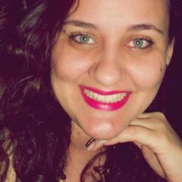 'Não sou fofa, não sou meiga, odeio frescurinhas, e minha cor favorita não é rosa..'