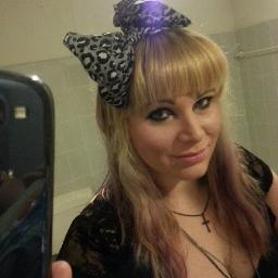 She/her. Gardener, office worker, dirty-lefty, single & childfree.                 
Here for #auspol and dumb jokes. 
          RT/likes ≠ endorsement