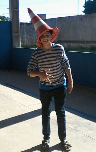 Nome:Vitor Hugo
Data de fabricação:01/10/1998
Validade:Indeterminado
Sabor: venha provar vc mesmo
Gostou Papai e Mamãe q fez!!!