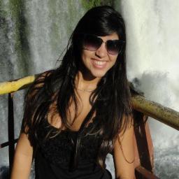 Mais esperança nos meus passos do que tristeza nos meus ombros, mais estrada no meu coração do que medo na minha cabeça.\o