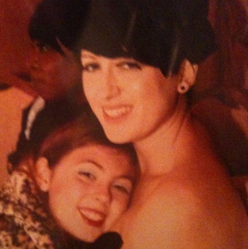 Im just a fun loving criminal!
Flowers are my passion and my girls are my world!