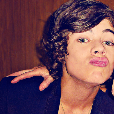 since I gave you a free follow please follow my main @harrysnyan thanks babies xx
