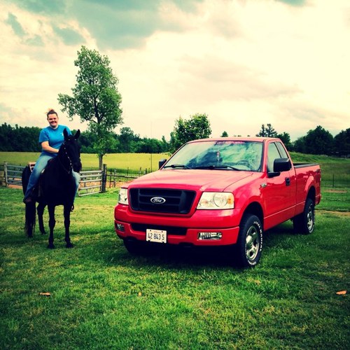 Jackieenoelle's profile picture. Country. Horses. Small towns. Bonfires. Friends. Family. God. Weekends;).