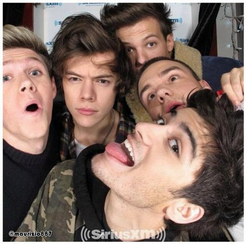 160 characters isn't enough to explain how much we love 1D ; One Band, One Dream, One Direction ♥ ; Run by Melanie, Rebecca and Serena ♥
