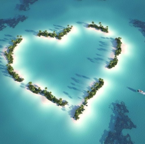 Love,Life and relationship tweets. Filling your day with tweets of hope,romance and love :-)