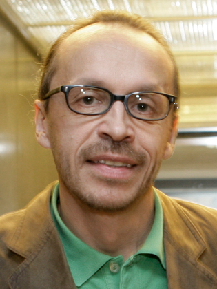 Tutkiva journalisti ja taloustoimittaja Rakennuslehdessä. Investigative journalist. #asunto #talous