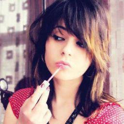 ♥ أنثىآ لـآ تشبهـ نسآء الكونـ  ♥ → εïз  ♥♥