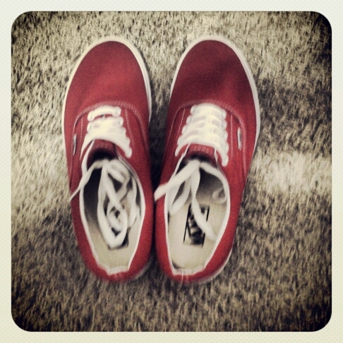 Perfil de venta de zapatillas en A Coruña. En stock Vans y Converse All Star y ampliaremos catálogo. Forza Depor