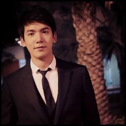 เฟิร์ส เอกพงศ์ จงเกษกรณ์ หนุ่มหล่อดีกรีวิศวะ แห่งร้วจามจุรี เป็นแค่ UFO ♥ Real [@first_ekkaphong] กำลงถ่ายทำ ละคร กุหลาบซ่อนกลิ่น ครับผม