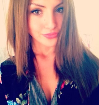 Evie. 20 x