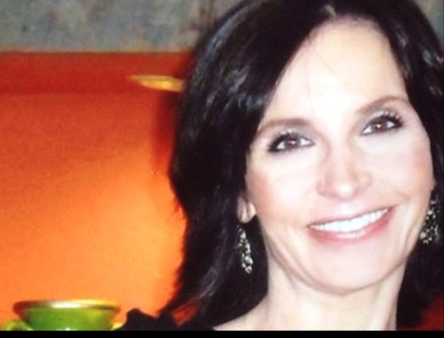 Professional Makeup Artist for many luxury brands. I constantly search all the latest in beauty and skincare..custom designed masks,bags MASKAMEBYLAURIE