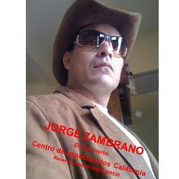 Especialización en: Fiscalizacion y finanzas.
Deporte: Futbol Americano
Pasatiempo: Lectura