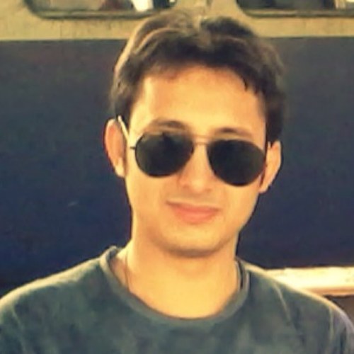 Social media freak, stylo-fashion, explore new places, loves technology...