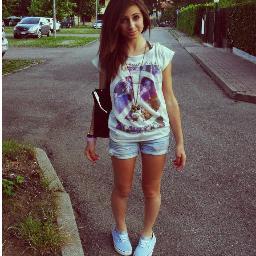 Hello people, my name's Serena and I'm 15.

~ Little fan of Travis Mills, Bruno Mars and GionnyScandal♥.

Follow me and I'll follow back!