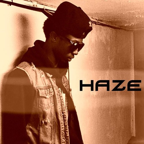 Young Music Producer / Musician / Recording Artist / Song Writer  ! IG: @Jakdatboyhazey #JakHaze #PlayBack #FYM #teamboss