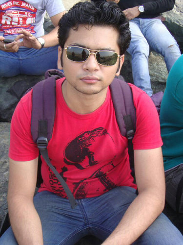 fun loving n straight forward person.