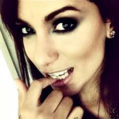 Biografia {?}
Fala sério! Como vou resumir minha
vida aki no twitter?
;P