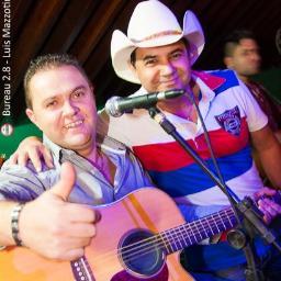 dupla marcio e humberto ( primos de ataide e alexandre)natural de conceiçao da aparecida,mg..sucesso hoje no estado de são paulo e breve todo brasil.