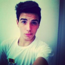 RyanO____o's profile picture. Ryan --- 15 ans ---- Aime tout et son contraire , mais surtout tout :)
Oh oh follow me ! Ou c'est moi qui te suivrai ... Dans la rue sombre ... x)