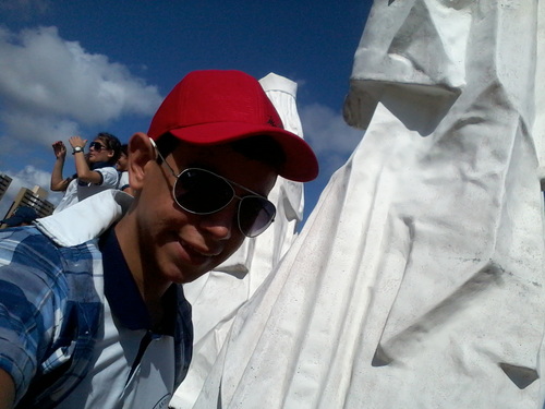 prefiro ser odiado por quem sou do que ser amado por quem ñ sou