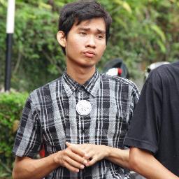 | Jesus | Mamak & Bapak | Keluarga | Teman | 
Seorang anak rantau yang akan membanggakan Orang Tua