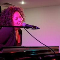 Vivienne McKone (@vivtweets2) 's Twitter Profile