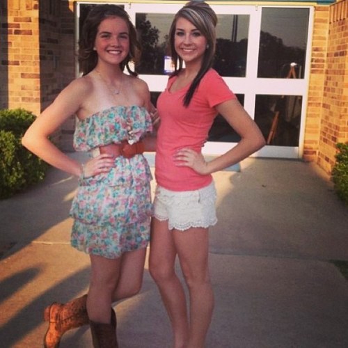 Hey I'm Courtlynn(: I love starbucks and my cute boyfriend❤ Madelyn is my bestfrienndd. Payson is my main hoe✨