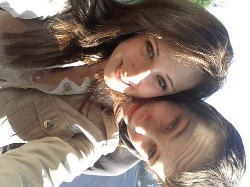 ElousieHipwood's profile picture. 