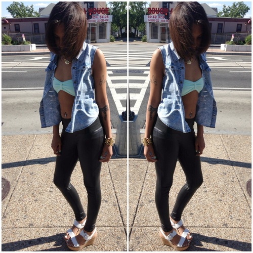 INSTAGRAM : ikissgirlstoo  Money Clothes Sex Loud Food Tatts F.O.E #BOXXBOY 5⃣1⃣
Relationship Status - Single