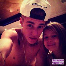 justin love you very much and hope you follow me love you infinitely Please follow me... Porto Alegre Needs Believe Tour
BRASIL.