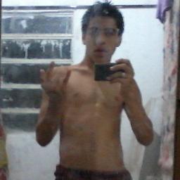 amo jogar bola,comer pizza.