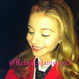 My idol loves Starbucks, nail art, dogs and bows. She has 100k, verified and the best fan base EVER! I will never stop loving G, she's my inspiration. #LuvG ♥