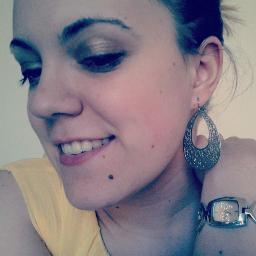 pallinas's profile picture. Vivo di particolari e di fotografie. Gestisco le paranoie degli altri, ma tralascio le mie. Mi perdo sul web perché la curiosità mi frega. Lavoro nel digital.