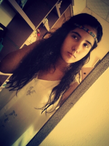 soy mui loka, divertida y junto a mis amigix pasamos muxos momentos cool*-*:) :-*love u3