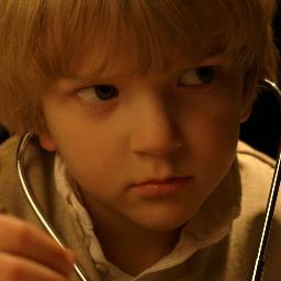 Feature Film:
A young boy explores an infinite mansion, his stethoscope and chalk
the only keys to unlocking the mysteries of the universe.