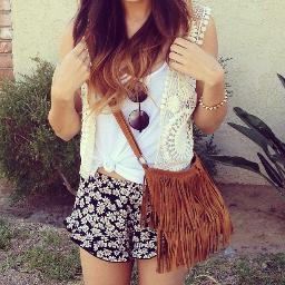 Christian. I love summer, food, weird music,& everything boho.