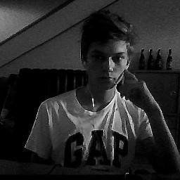 Vincz51's profile picture. French student in #Reims 20yo Badminton Player @FFBaD
#Teamlens #Rclens #SerieAddict