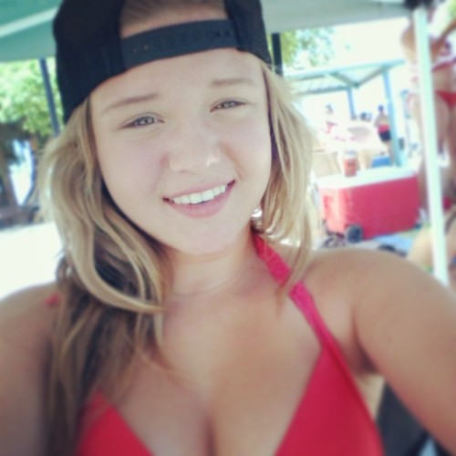 just a country girl living life trying to find her new begining my main twitter is maddisonjay