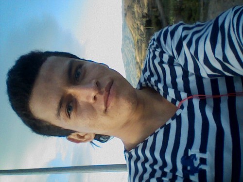 soy chevere.pues.Engrandese tu felicidad y los dias seran mas bellos ....*-*