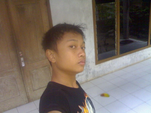 wahyu_sipuden's profile picture. Saya suka  cewek yang menyayangiku sepenuh hati... sip bRowwwww....